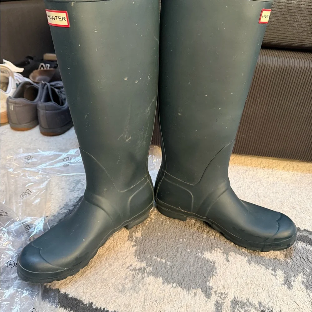 Hunter Rain Boots (size 11; dark green) - Picture 5 of 5